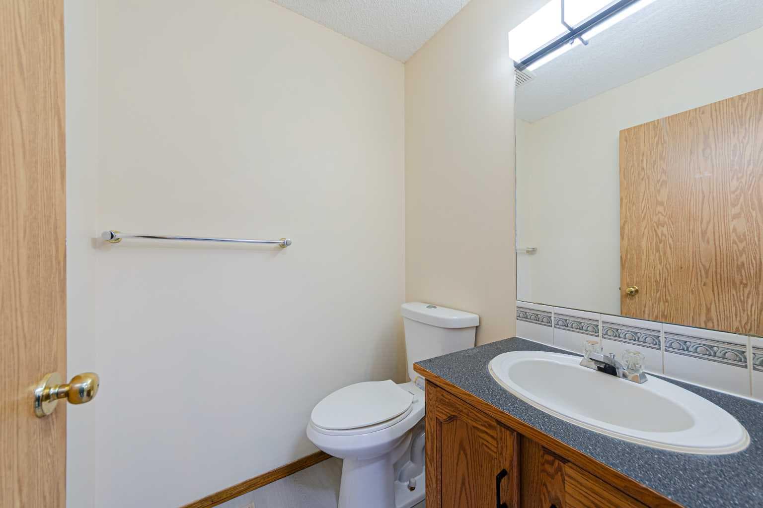 88 Country Hills Villas NW