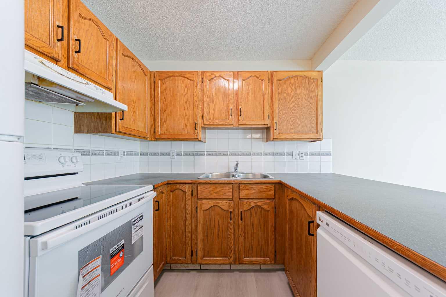88 Country Hills Villas NW