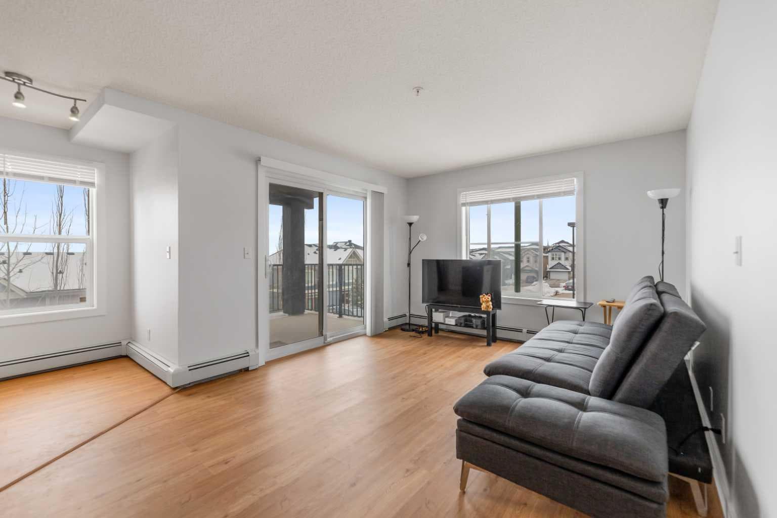 224, 195 Kincora Glen Road 