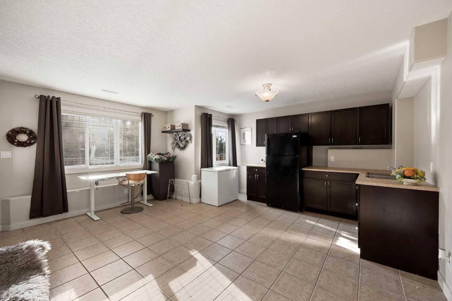 21 Canals Cove SW