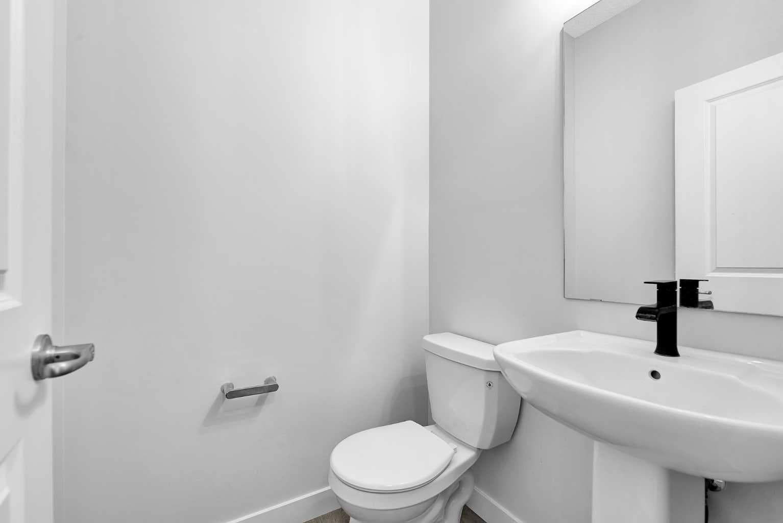 512, 16 Evanscrest Park NW