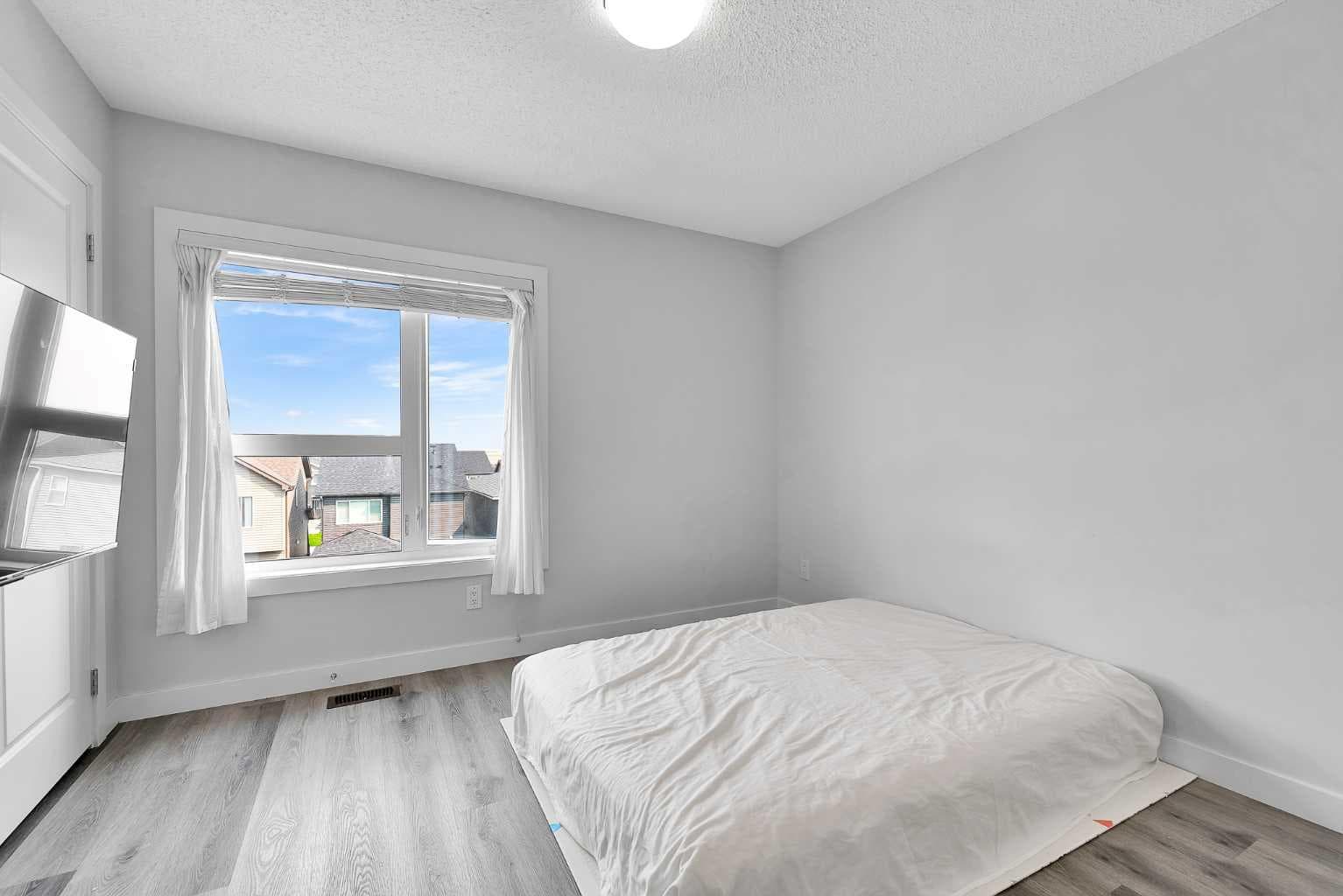 512, 16 Evanscrest Park NW