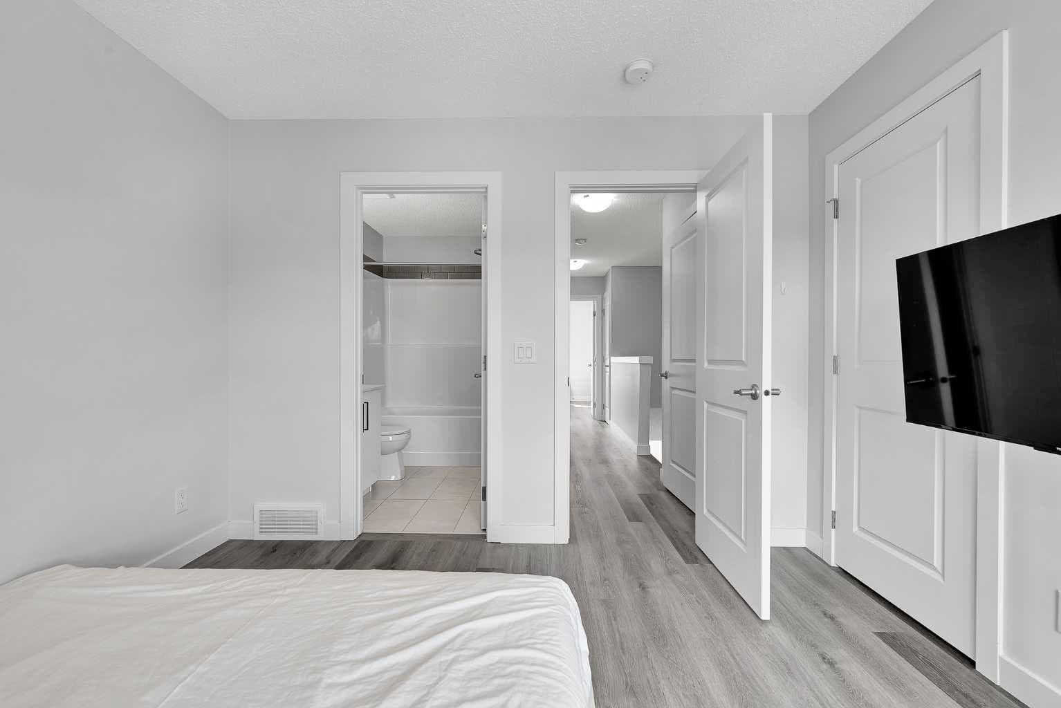 512, 16 Evanscrest Park NW
