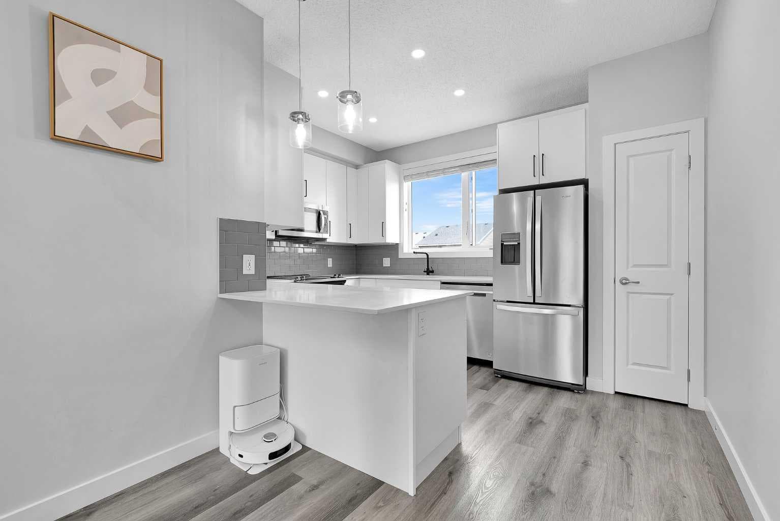512, 16 Evanscrest Park NW