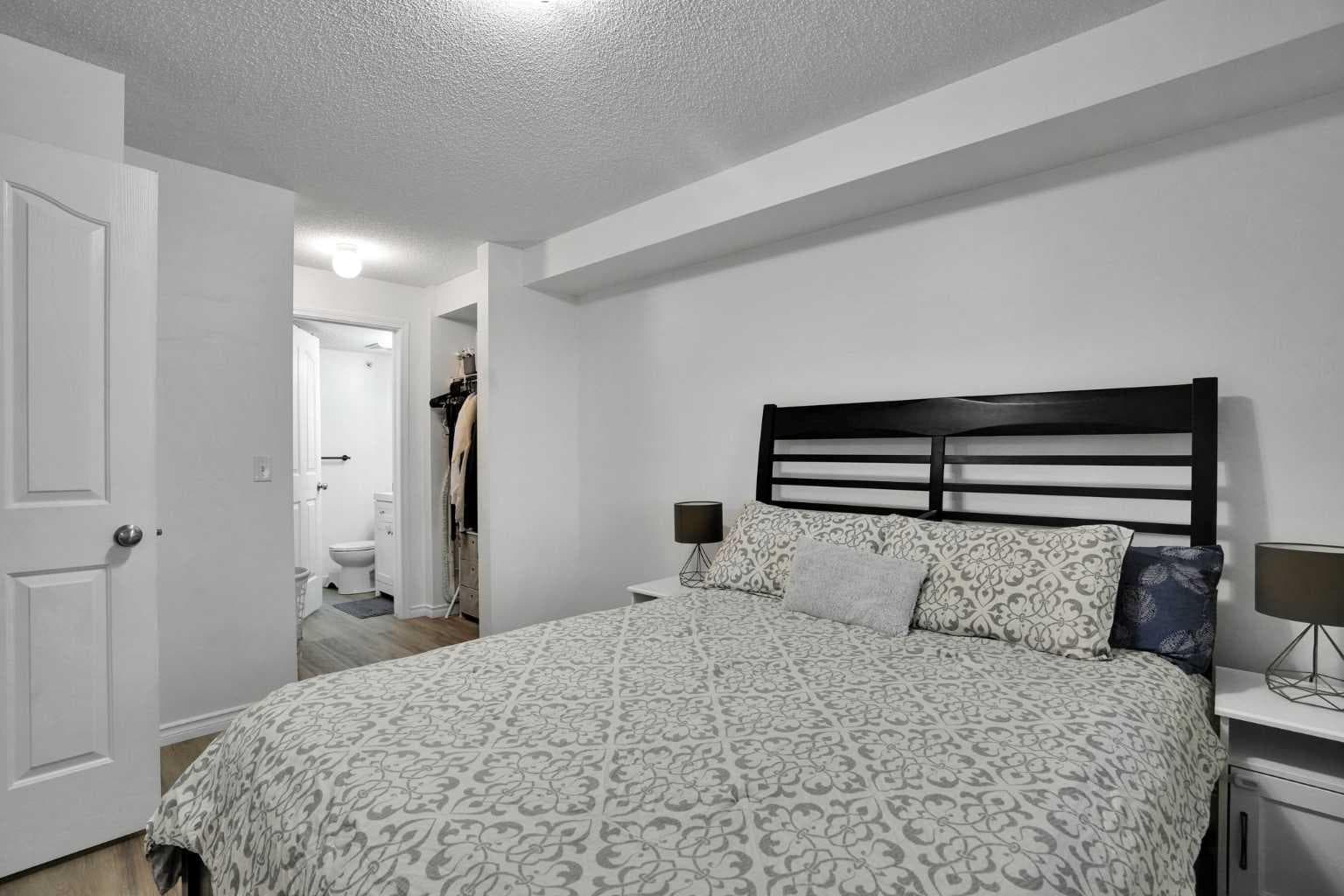 1407, 8 Bridlecrest Drive SW