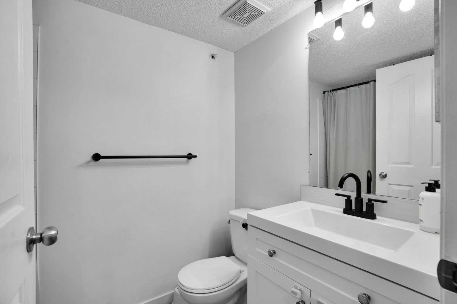 1407, 8 Bridlecrest Drive SW