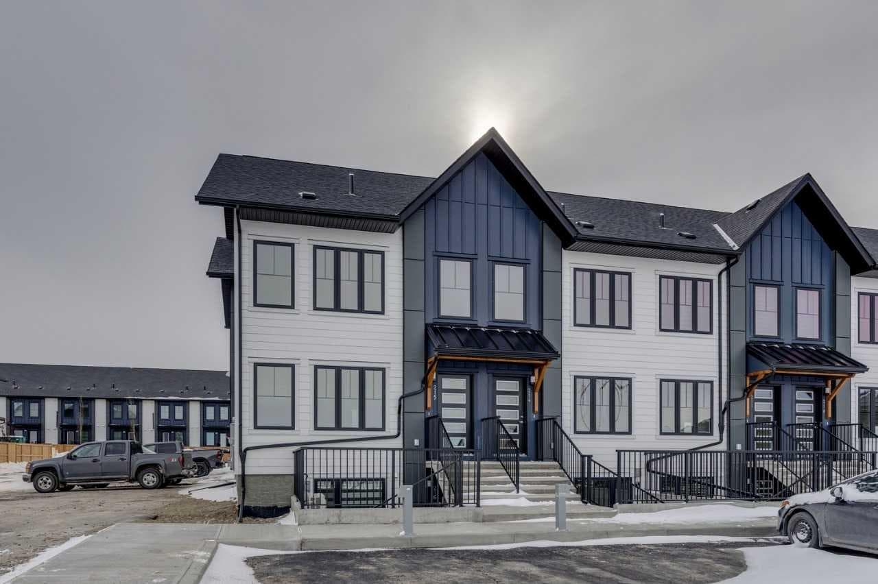 215, 40 Livingston Parade NE