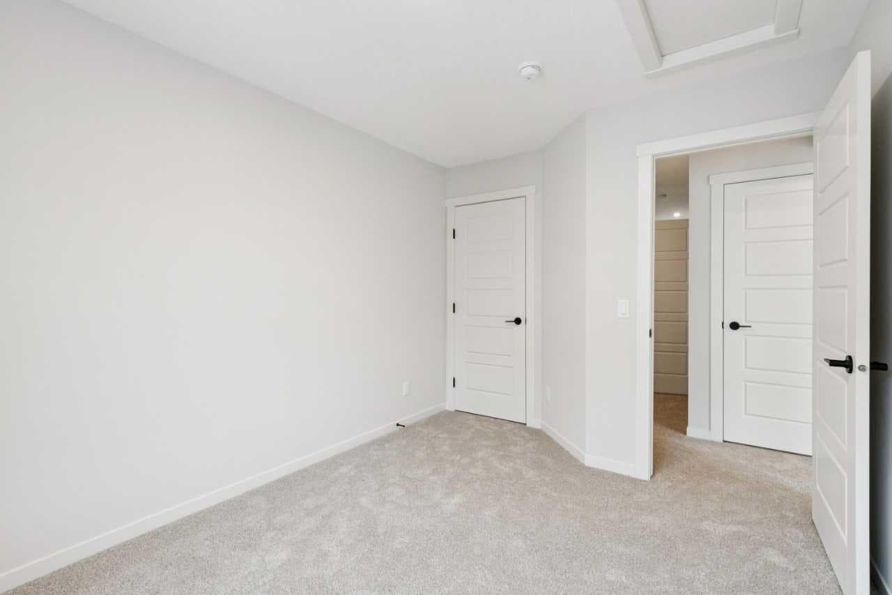 215, 40 Livingston Parade NE