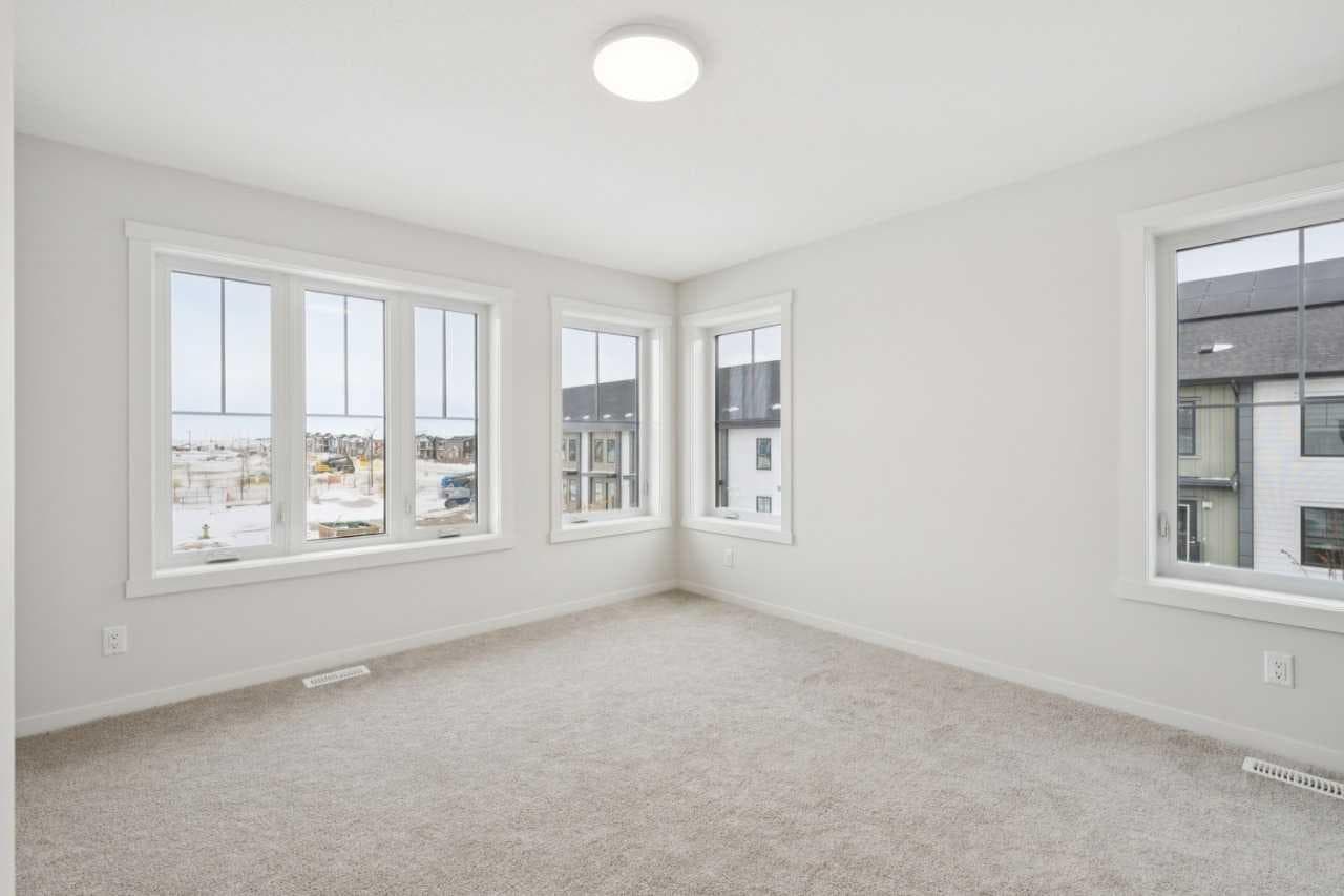215, 40 Livingston Parade NE