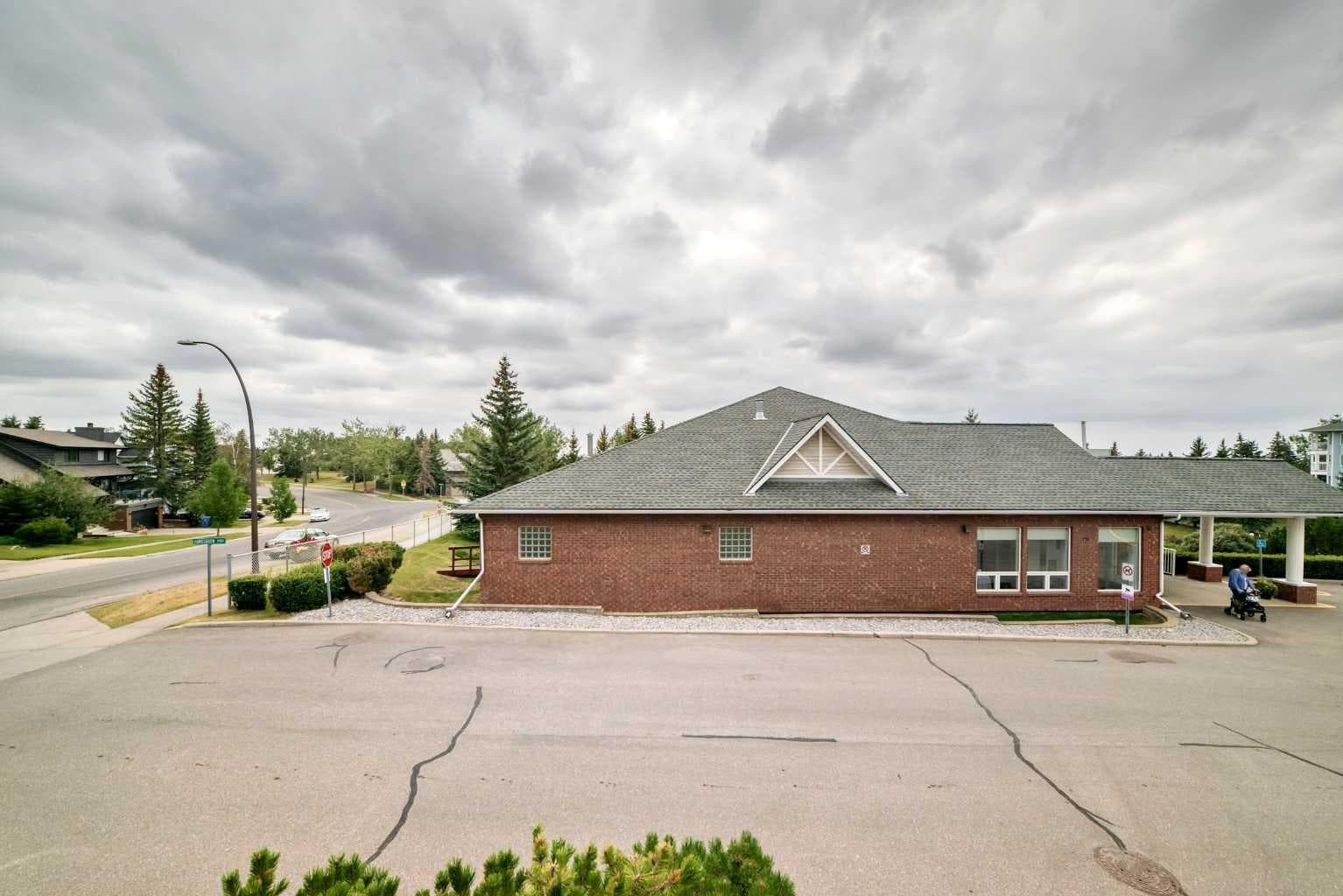 1109, 1109 Hawksbrow Point NW