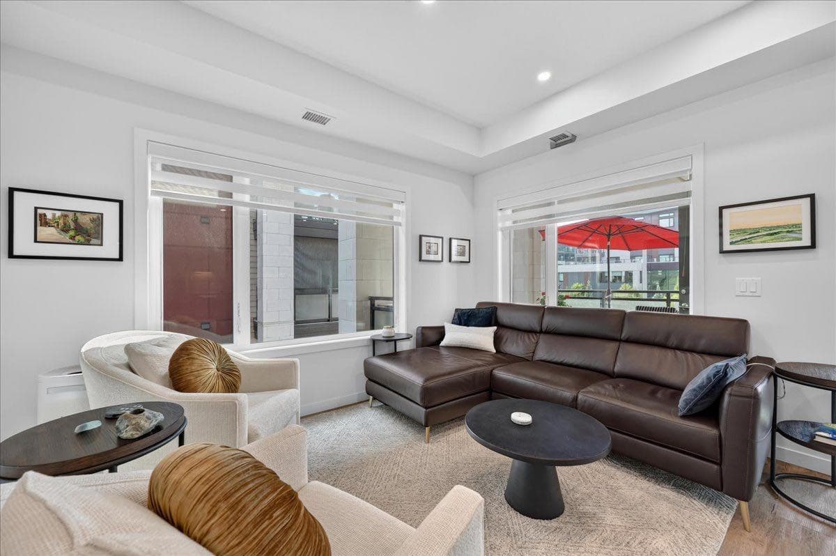 219, 12 Mahogany Path SE