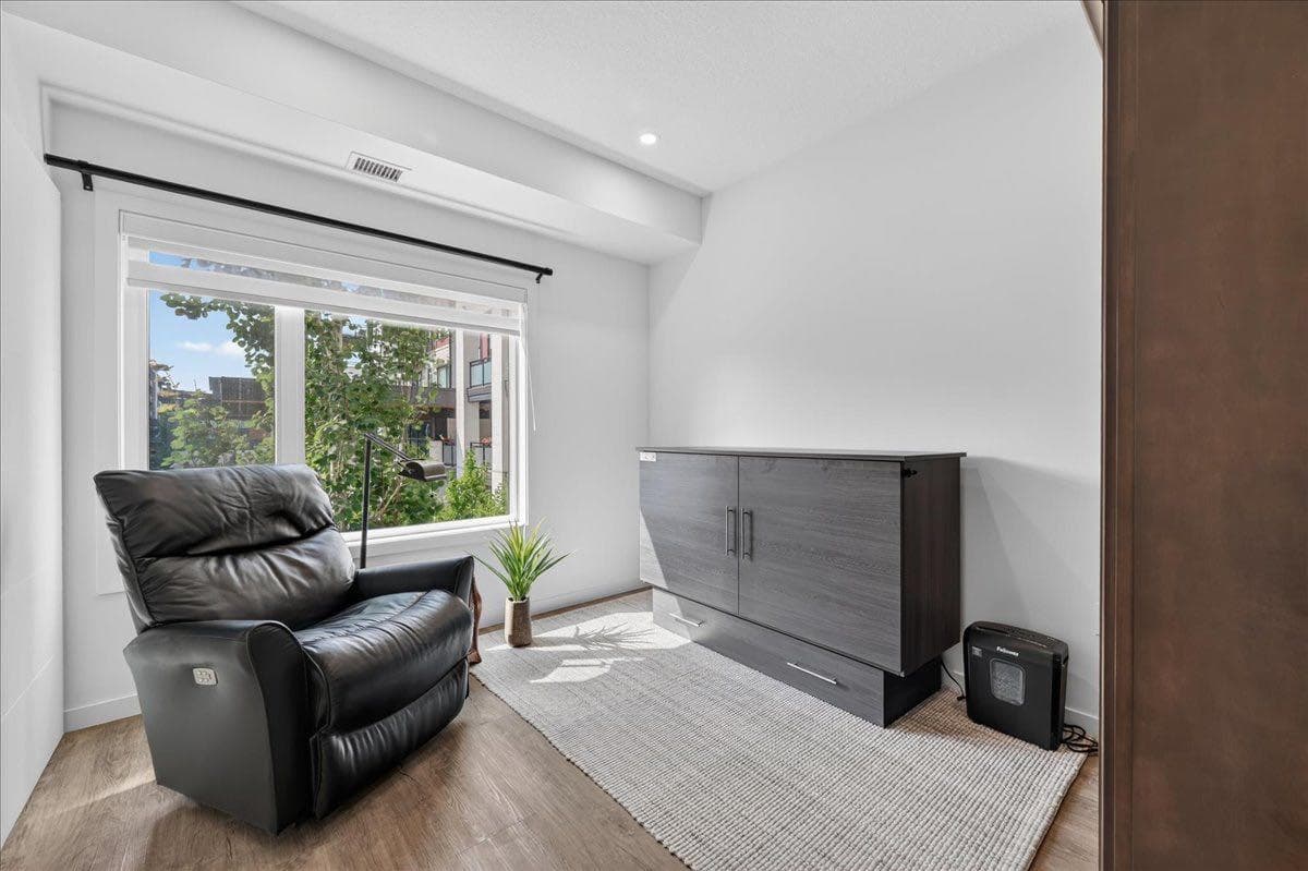 219, 12 Mahogany Path SE