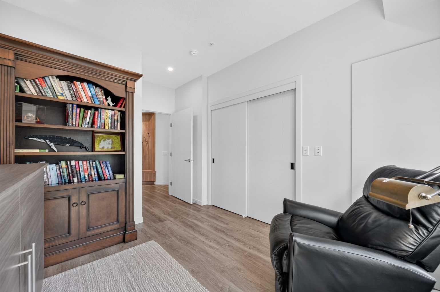 219, 12 Mahogany Path SE