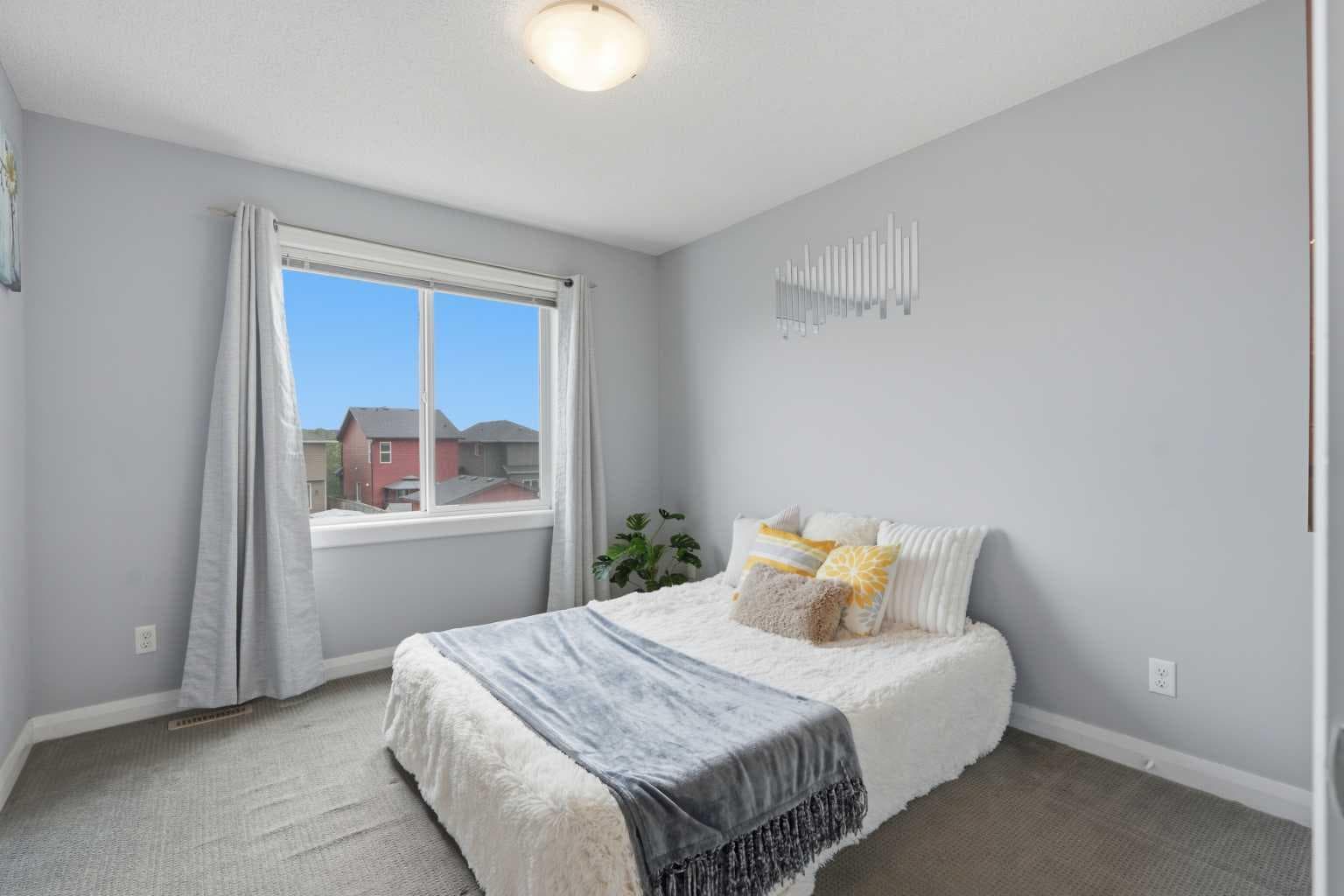 74 Ravenswynd Rise SE