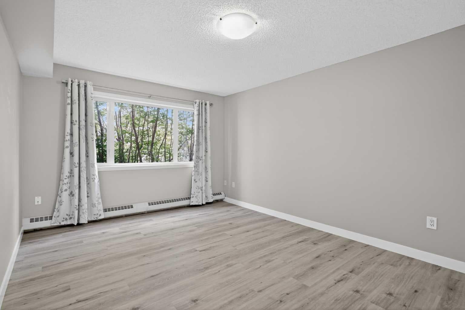116, 790 Kingsmere Crescent SW