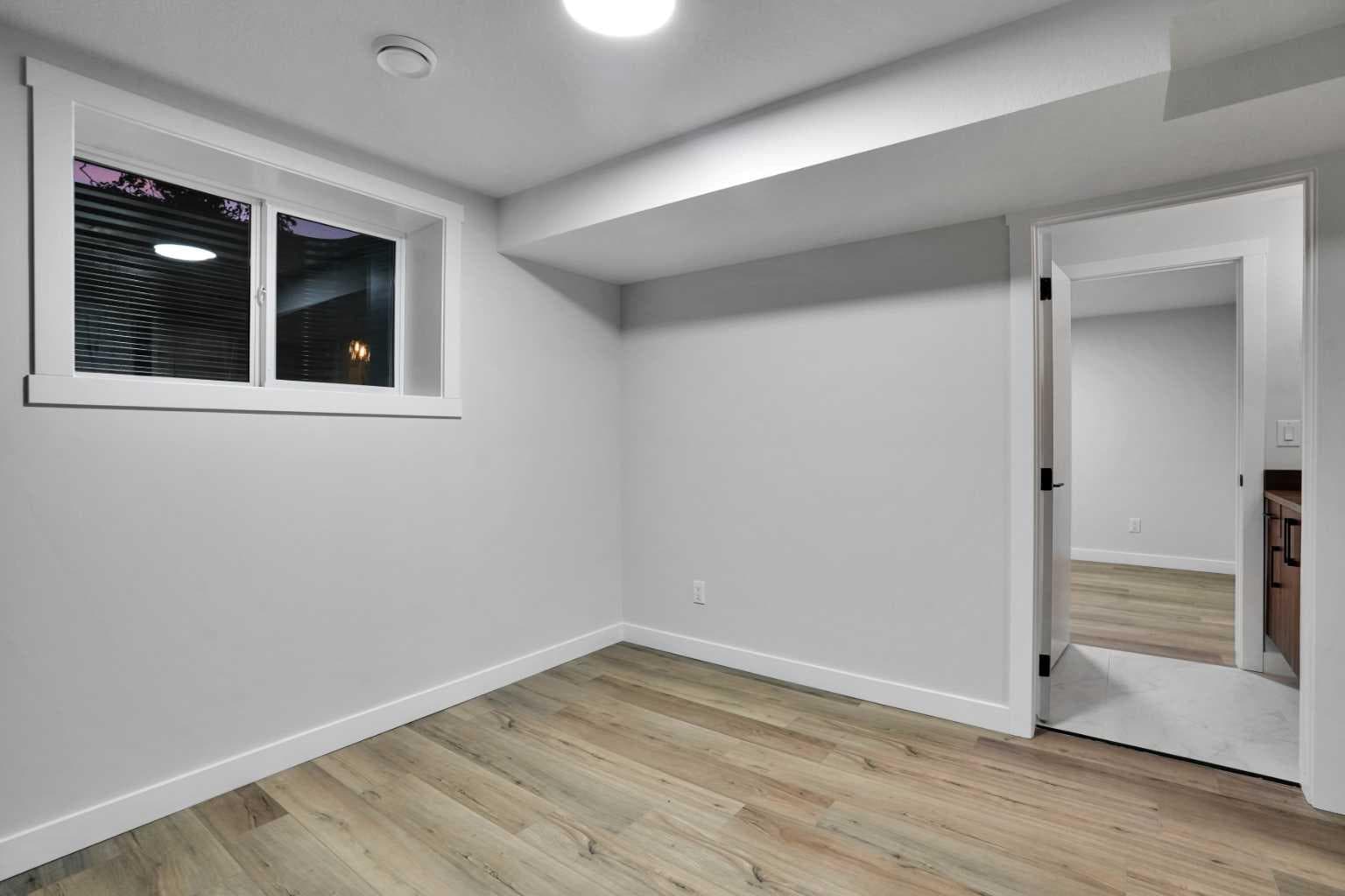 4916 Norquay Drive NW