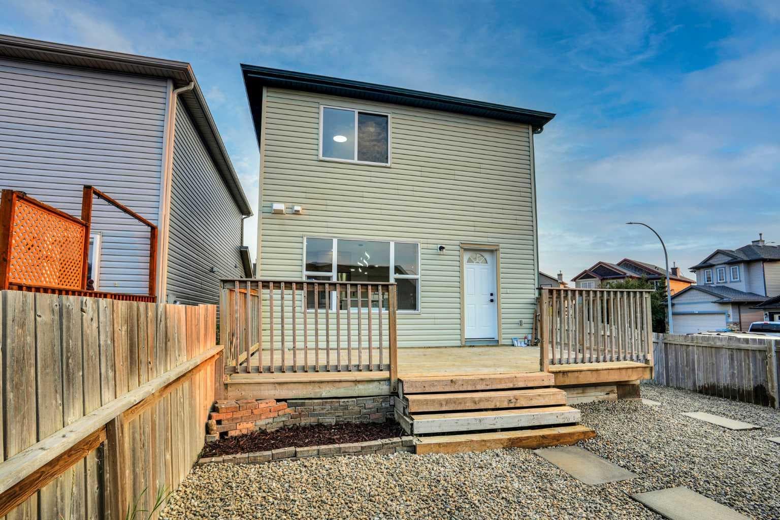 78 Saddlecrest Place NE