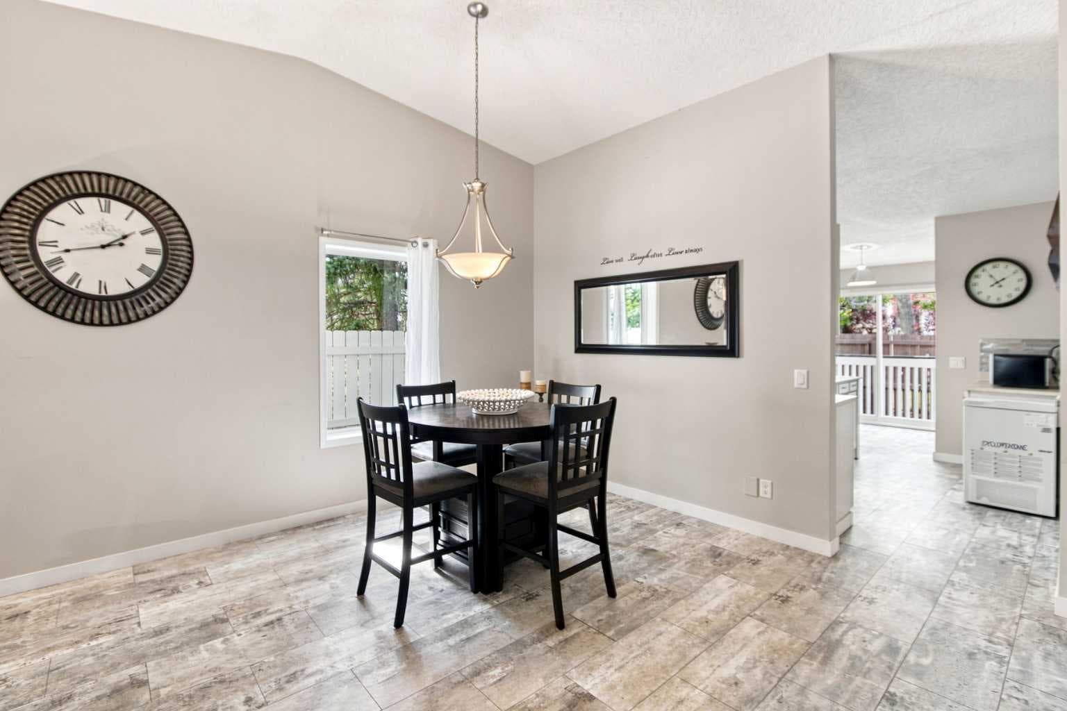 75 Lincoln Manor SW