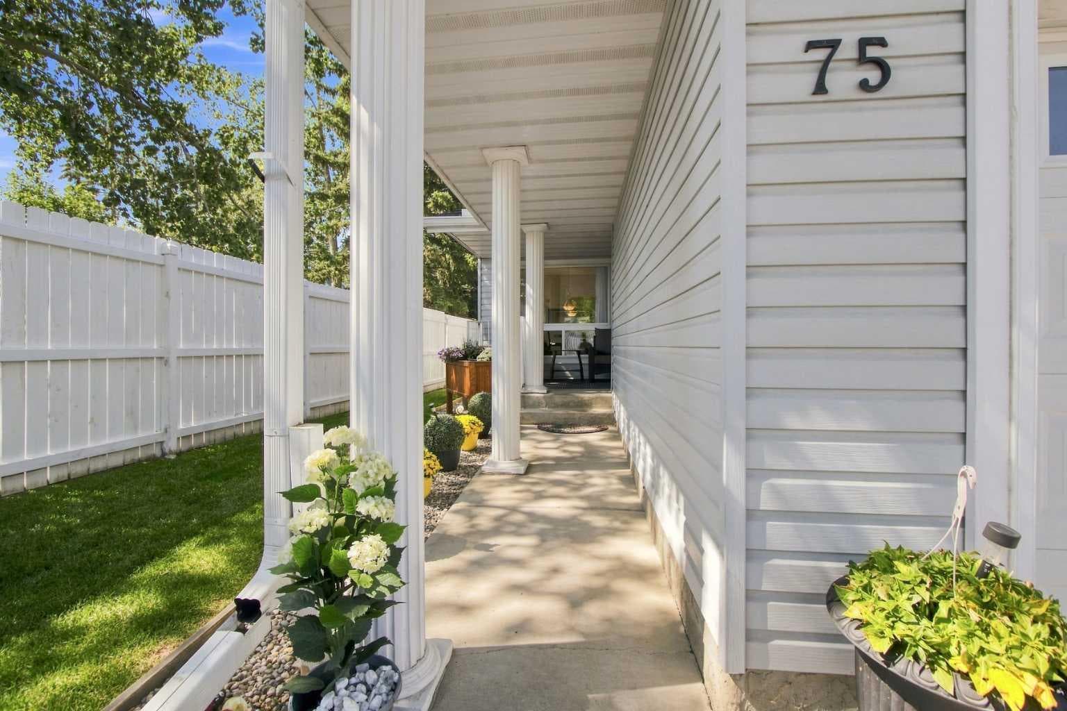 75 Lincoln Manor SW
