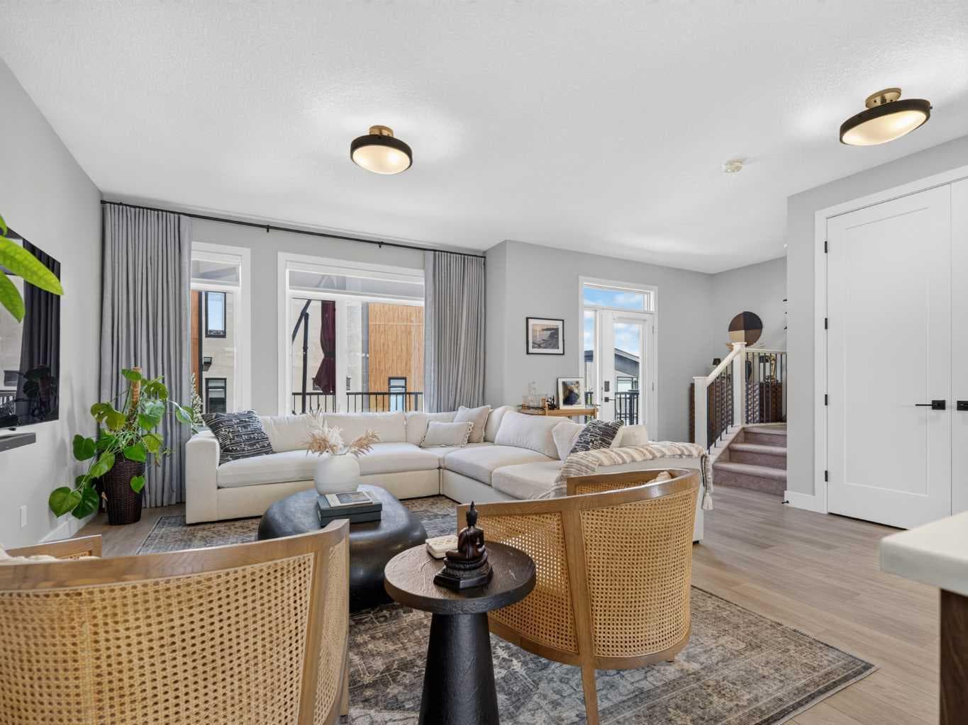 307 Royal Elm Road NW