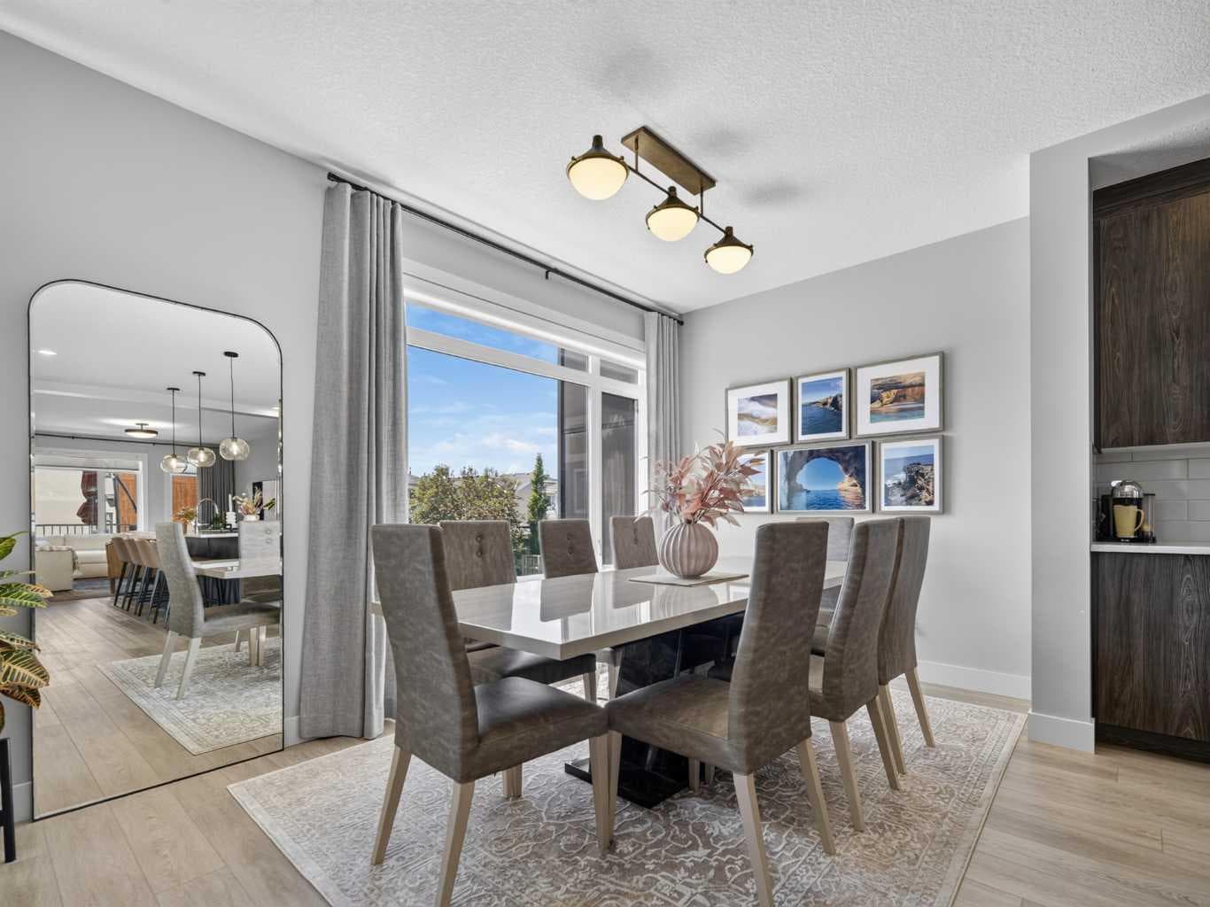 307 Royal Elm Road NW