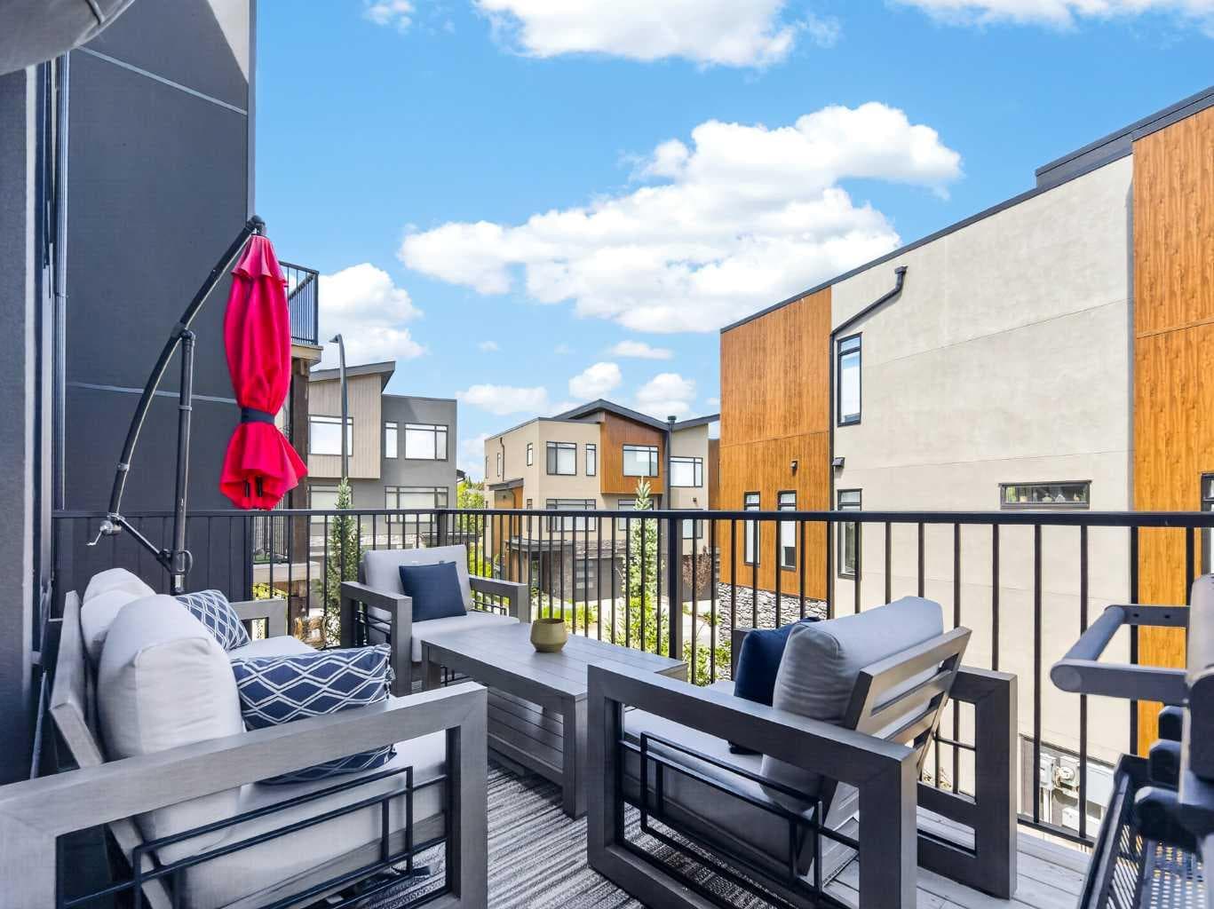 307 Royal Elm Road NW