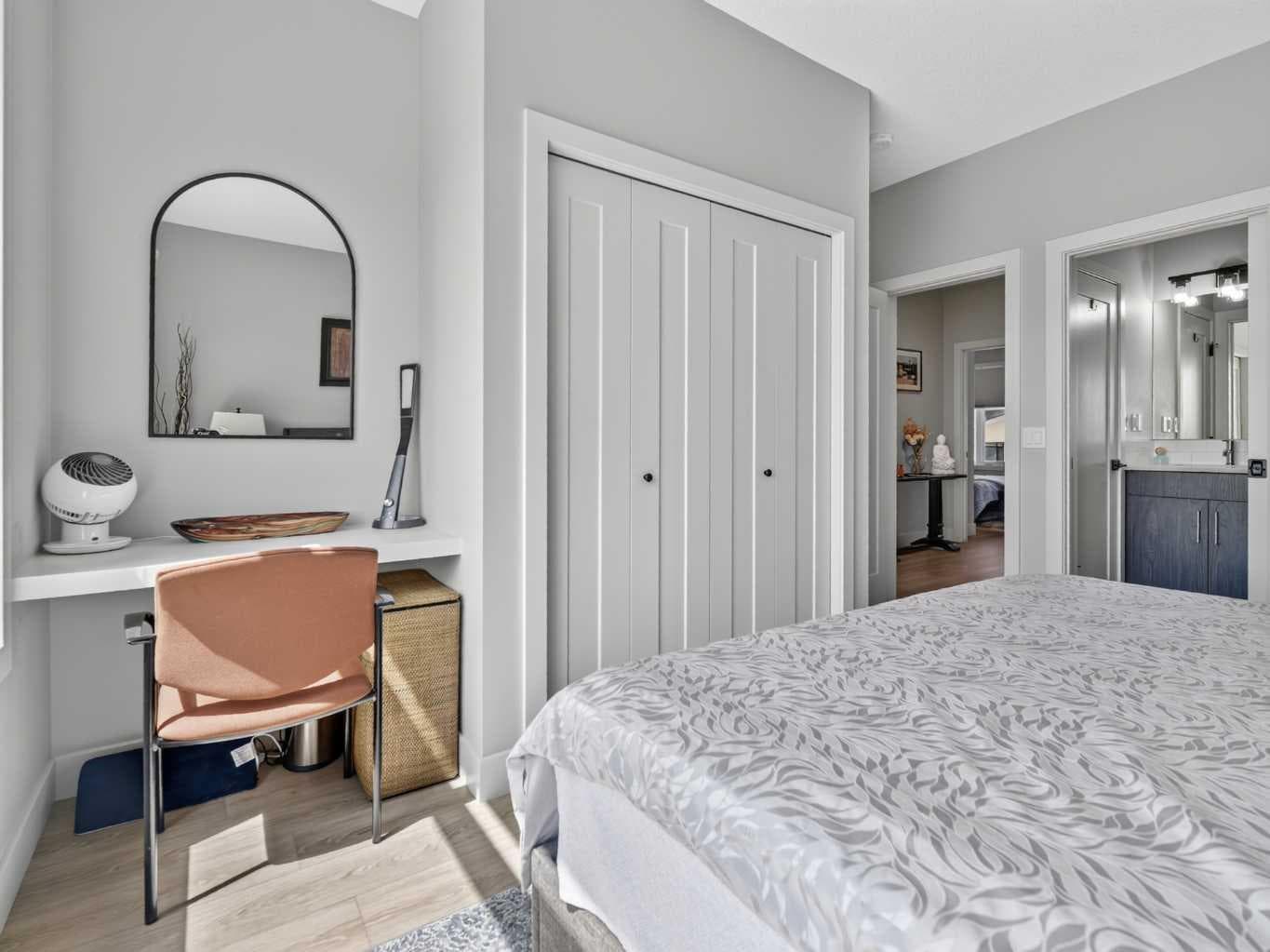 307 Royal Elm Road NW