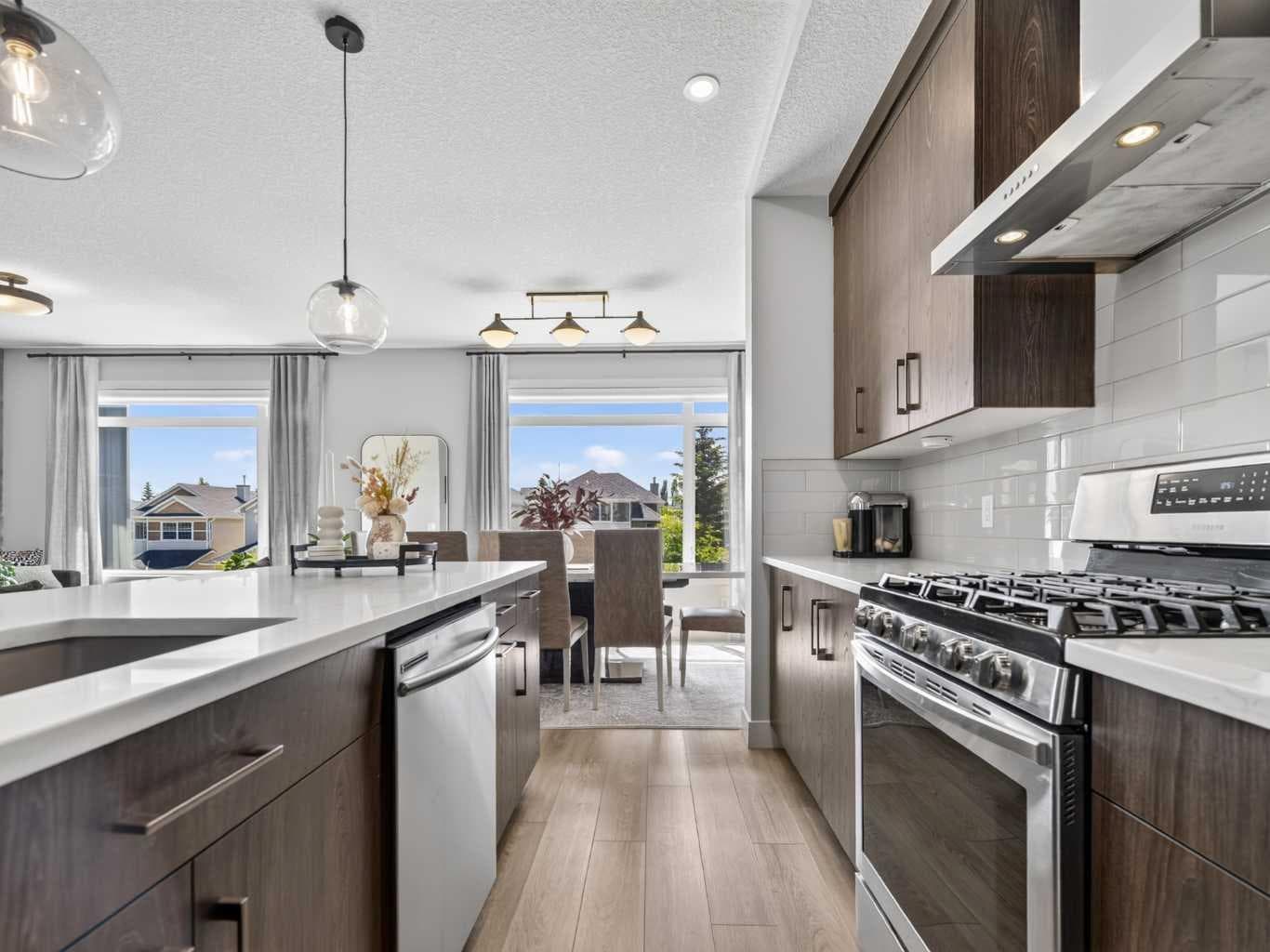 307 Royal Elm Road NW
