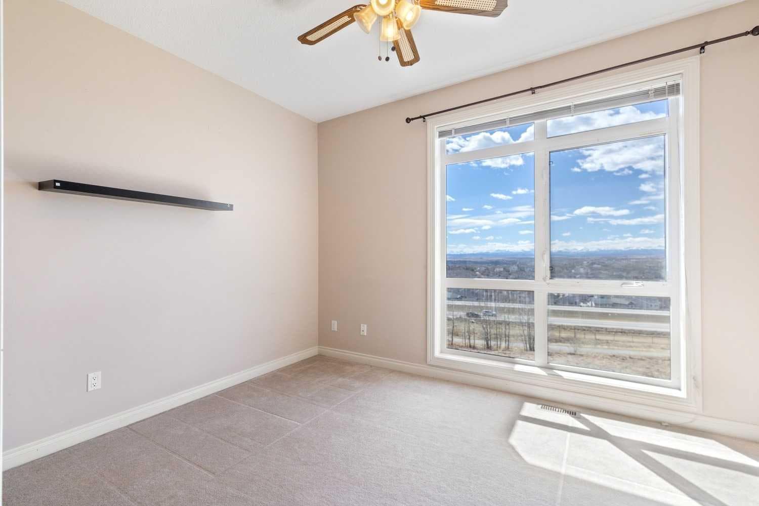 14, 169 Rockyledge View NW