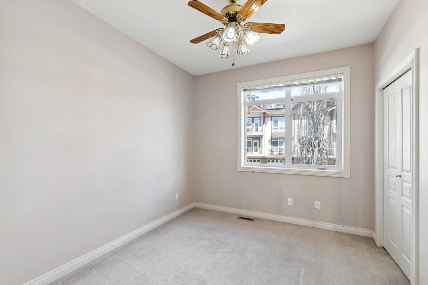 14, 169 Rockyledge View NW