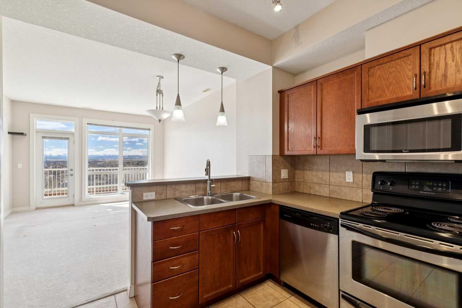 14, 169 Rockyledge View NW