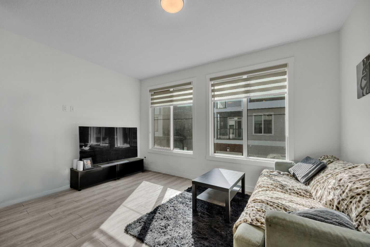 152, 380 Seton Villas SE