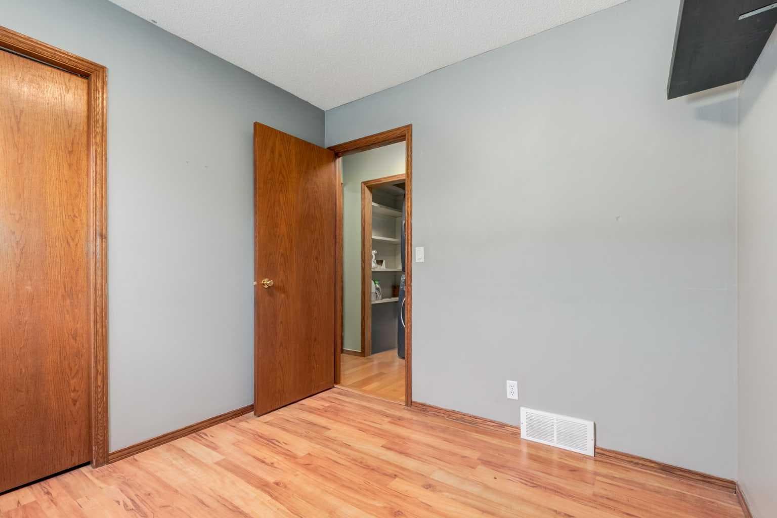 75 Sandstone Crescent SE