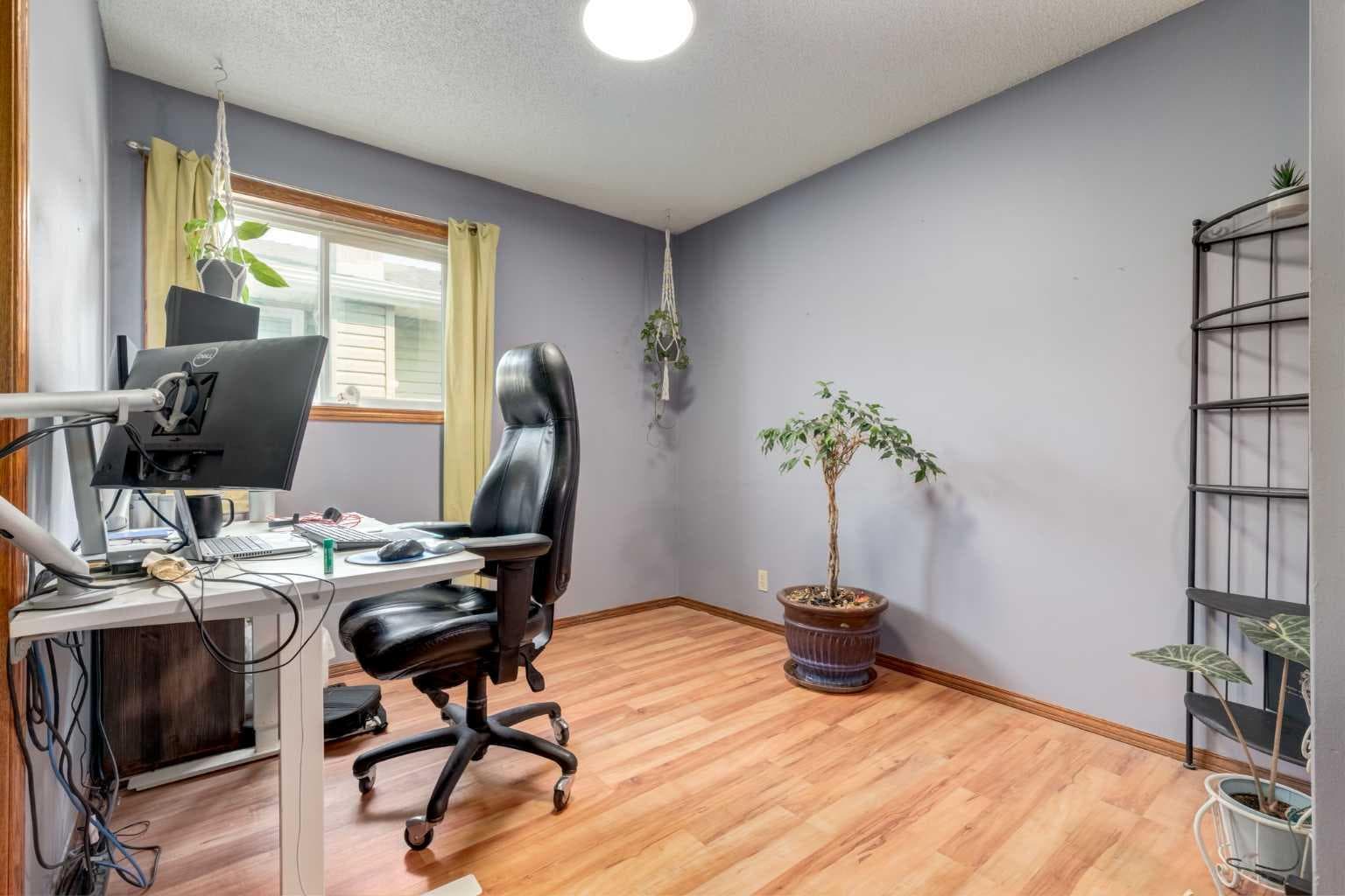 75 Sandstone Crescent SE