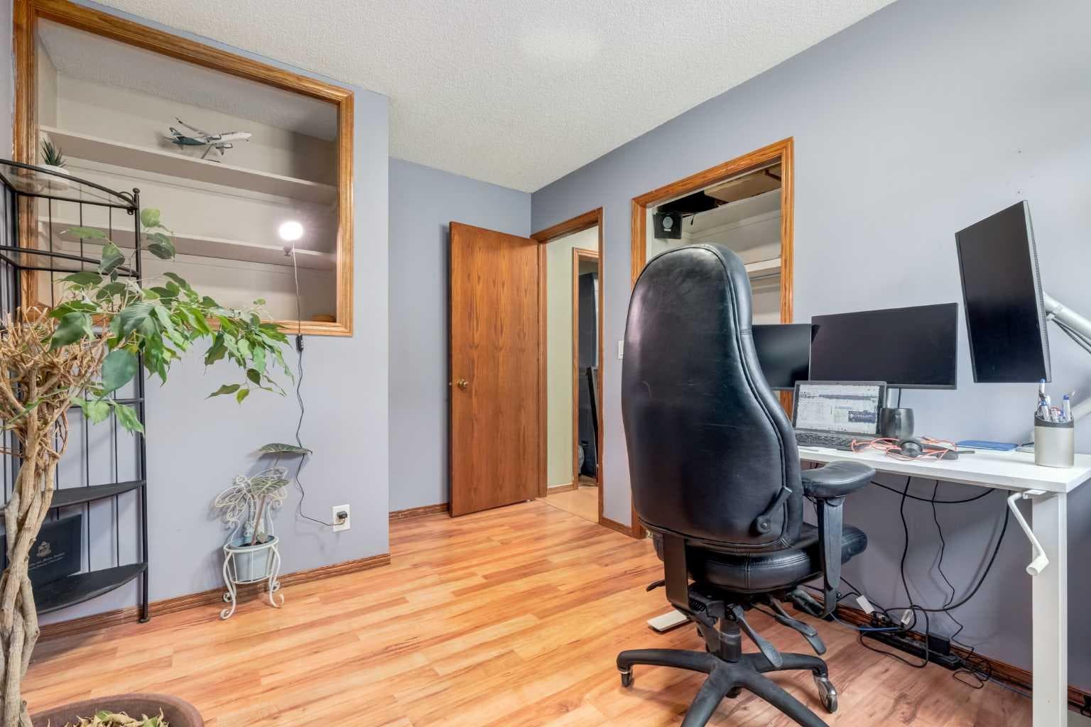 75 Sandstone Crescent SE