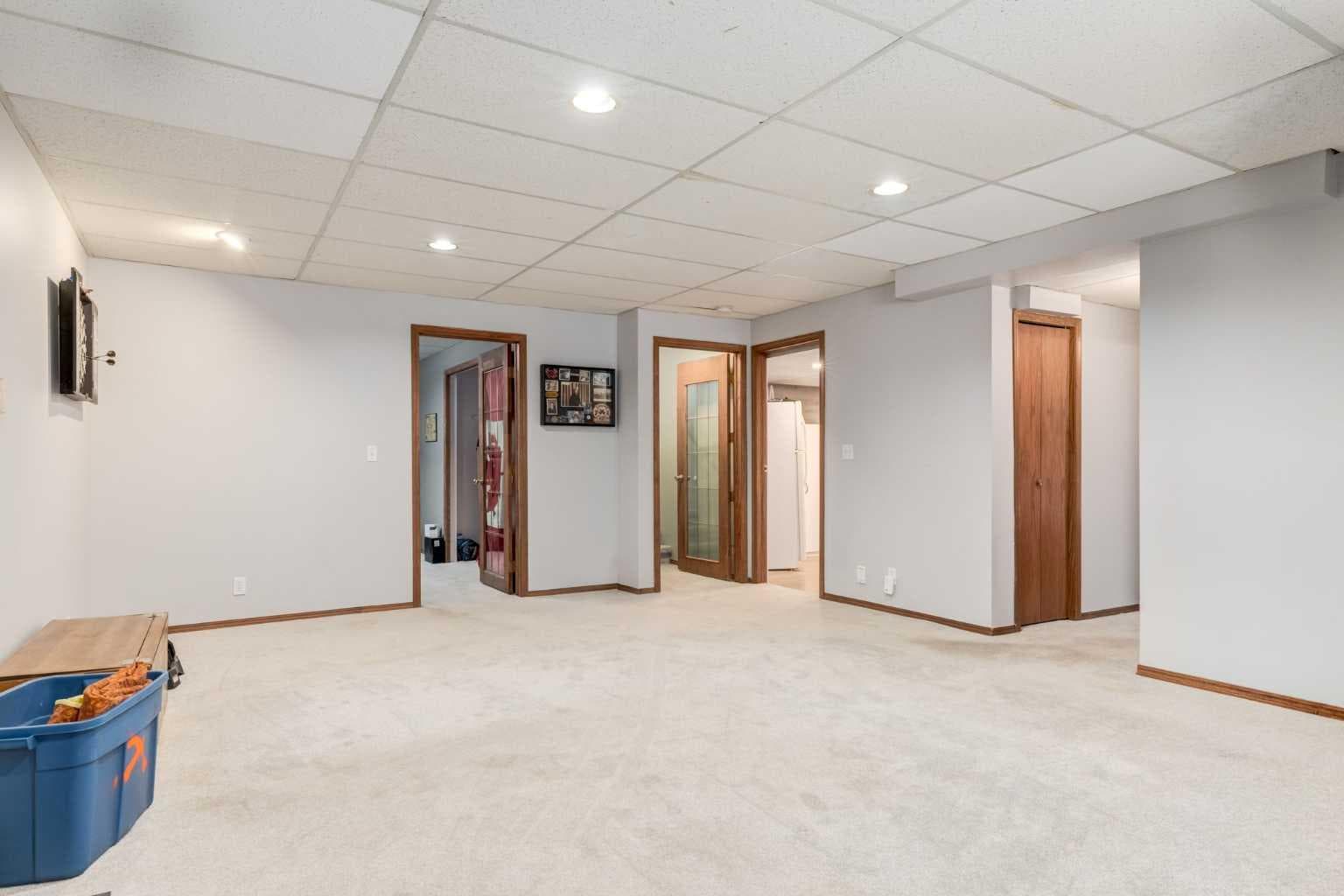 75 Sandstone Crescent SE