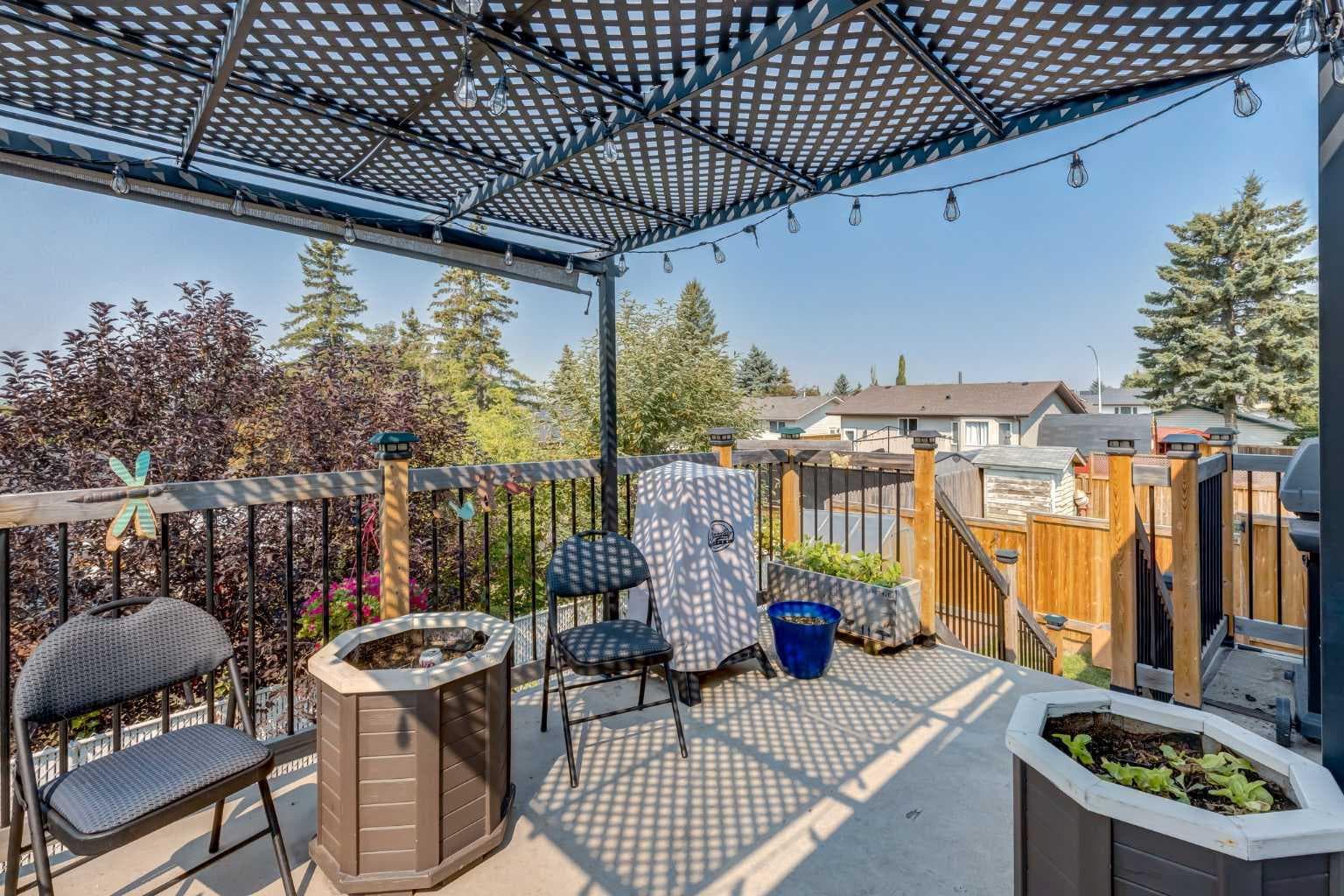 75 Sandstone Crescent SE
