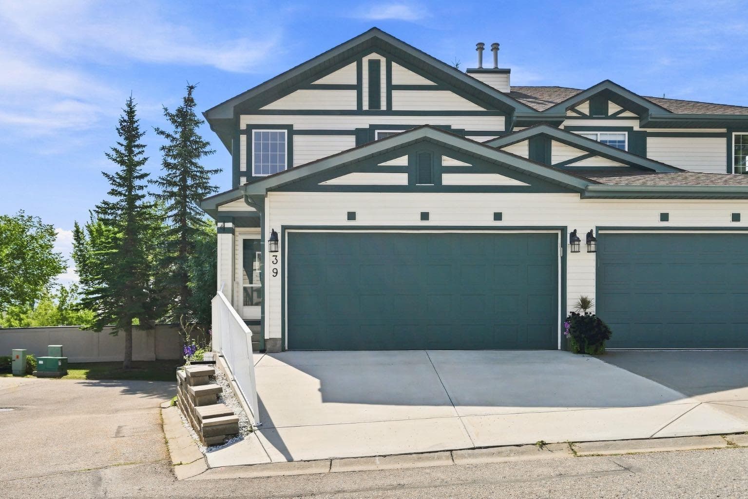39, 10 Tuscany Valley View NW