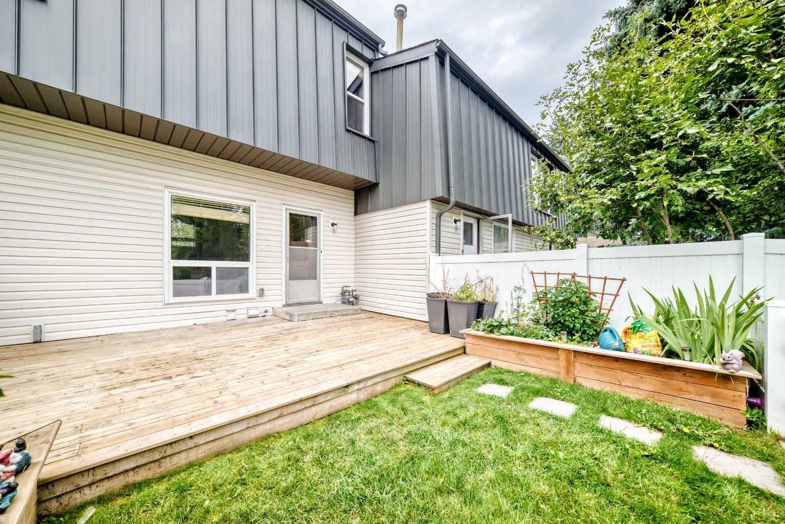 84 Brae Glen Lane SW
