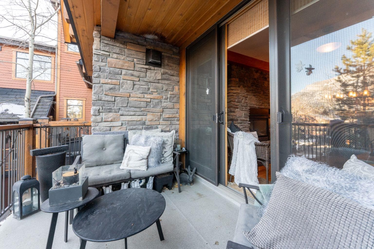 2207, 101B Stewart Street Landing  