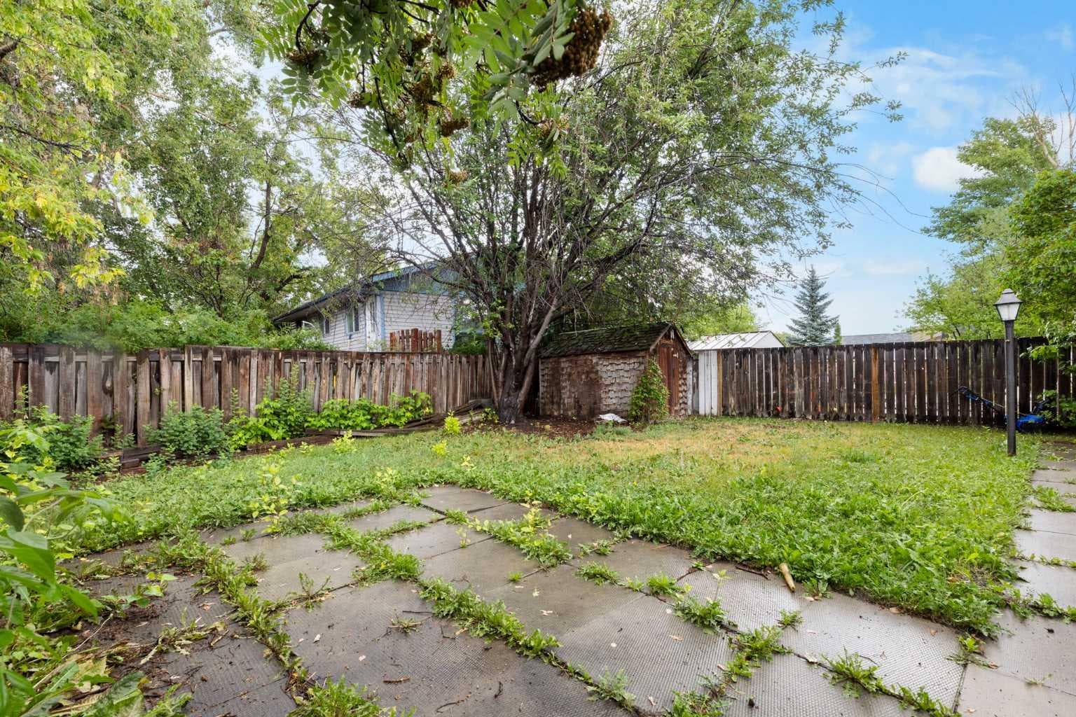 620 Aboyne Crescent NE
