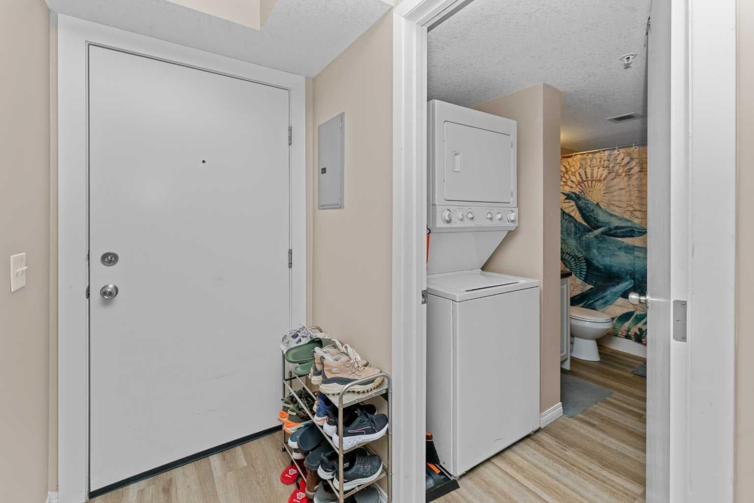 208, 2000 Applevillage Court SE
