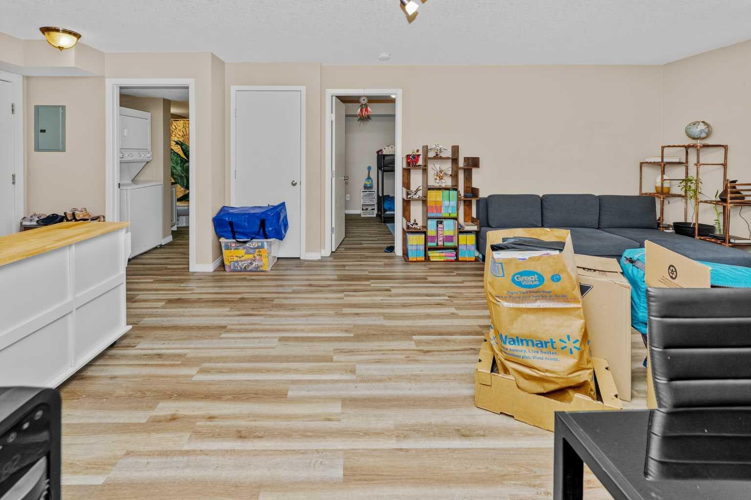 208, 2000 Applevillage Court SE