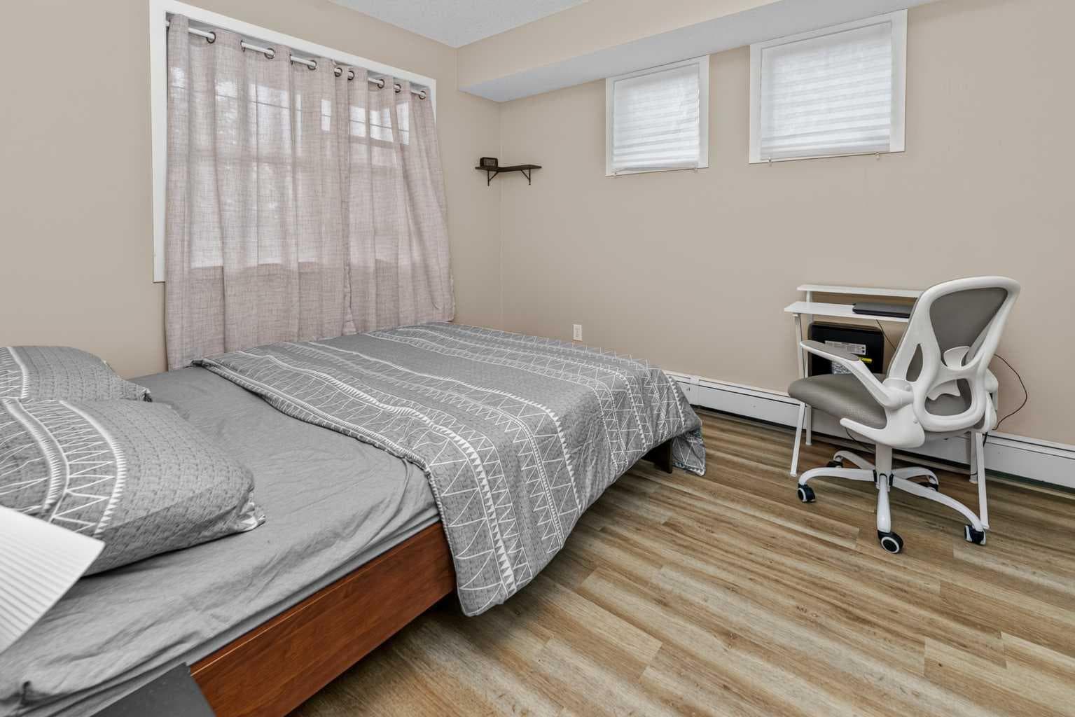 208, 2000 Applevillage Court SE