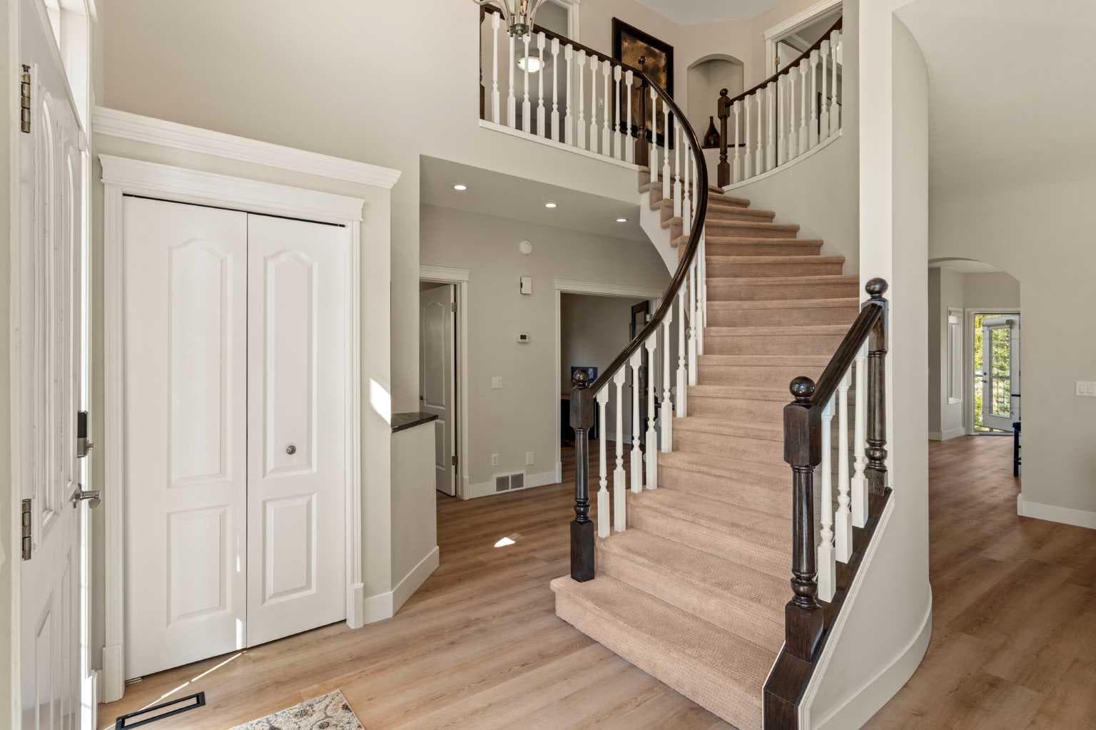12 Mt Norquay Gate SE