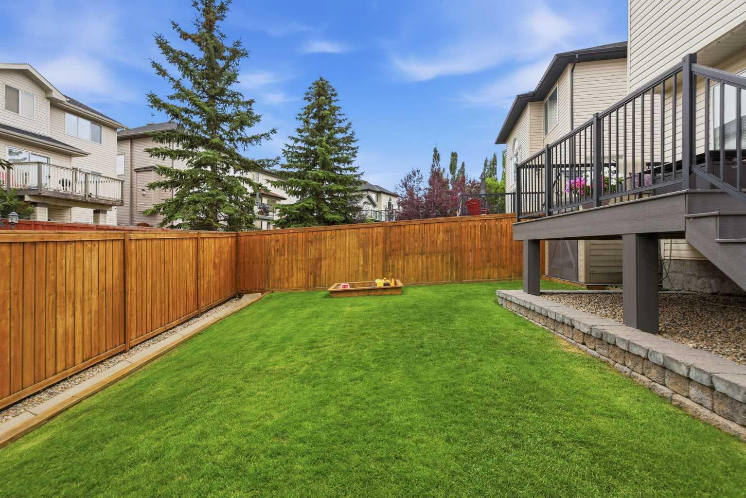 182 Kincora Park NW