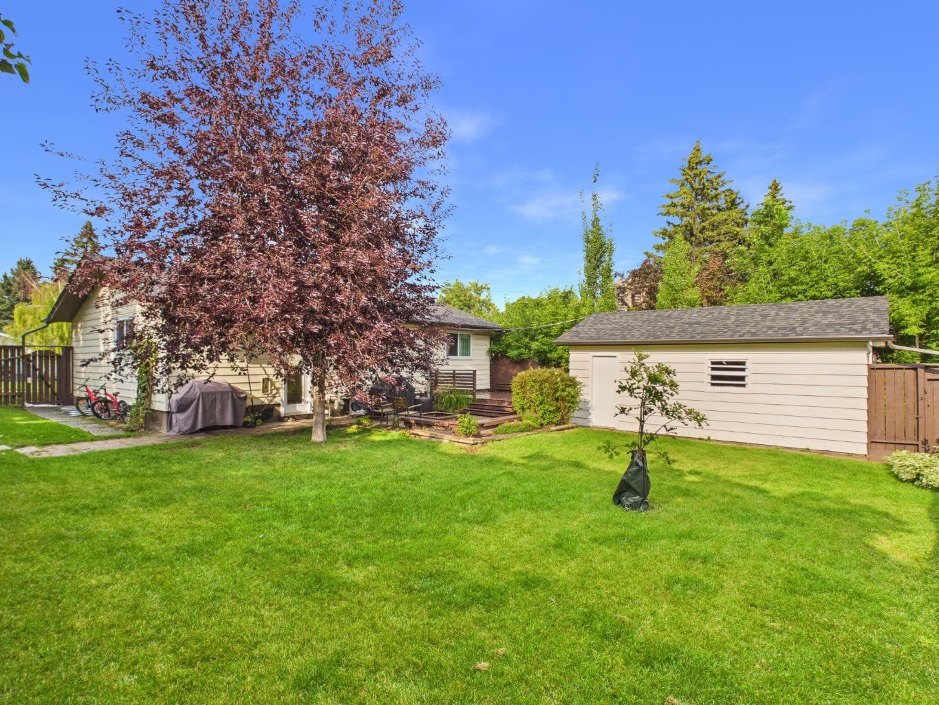 15 Hazelwood Crescent SW