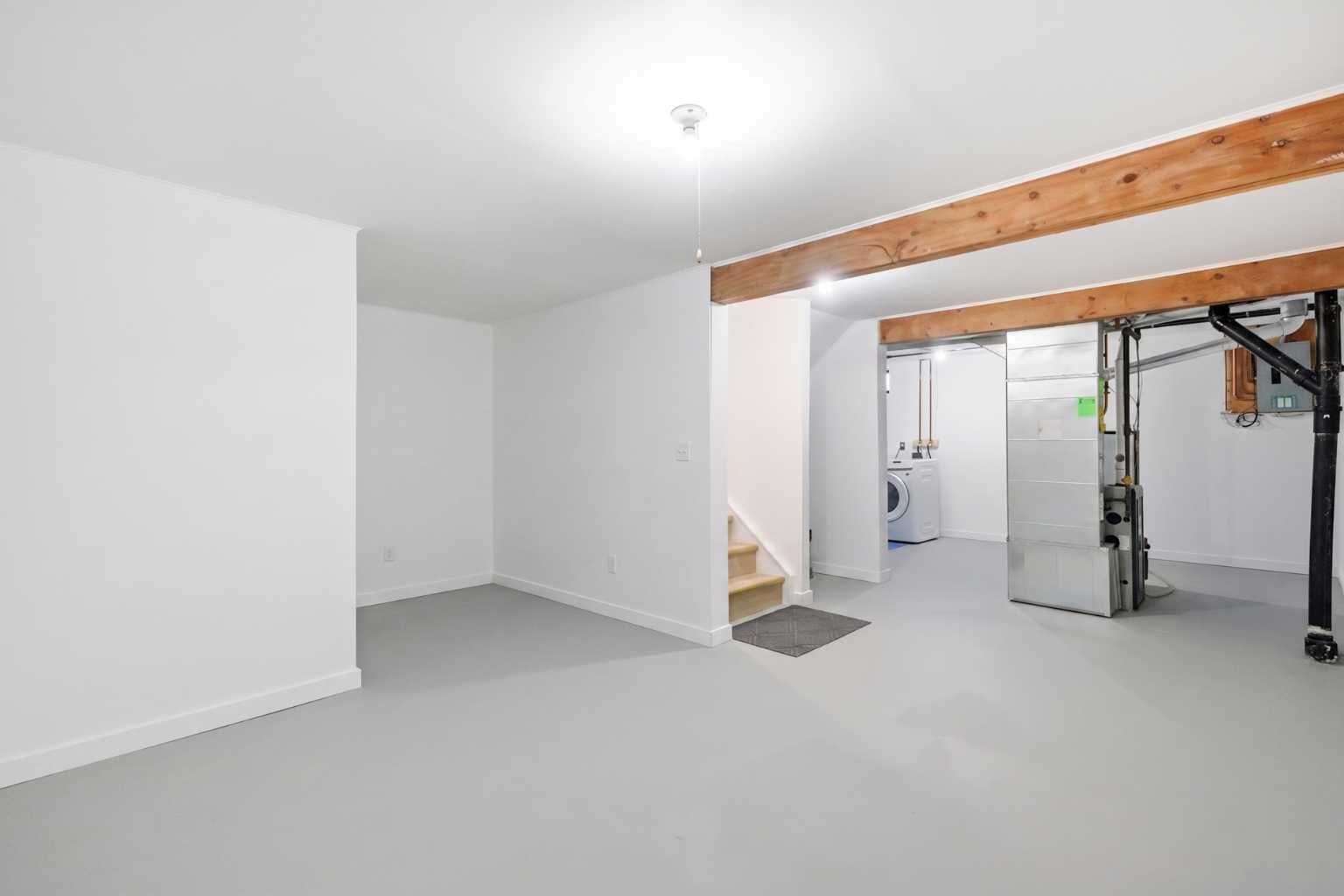 135 Woodsman Lane SW