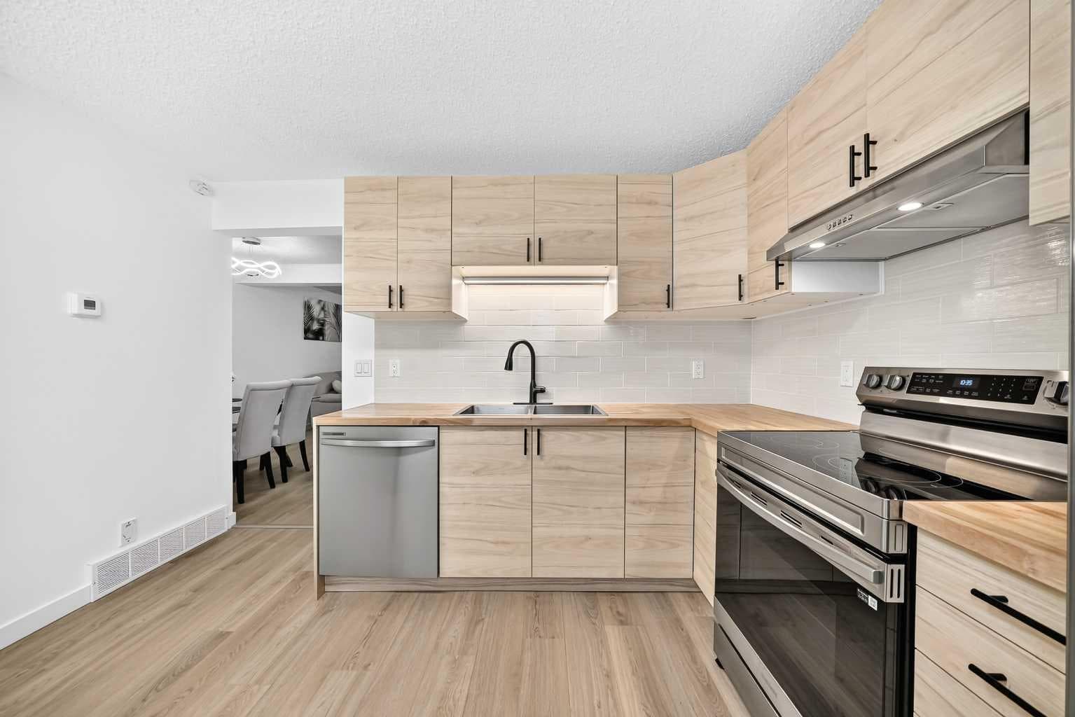 135 Woodsman Lane SW