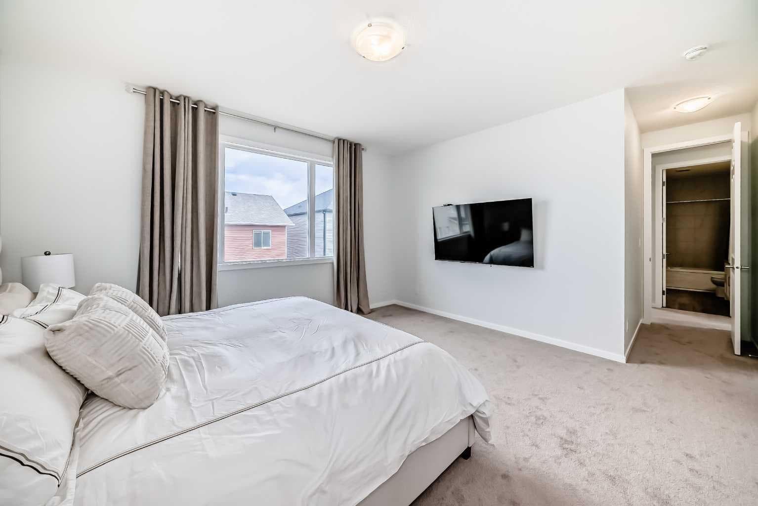 26 Carringwood Street NW
